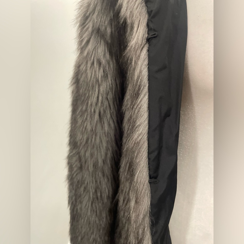 Faux Fur Coat / Jacket / Outter wear - Picture 3 of 11